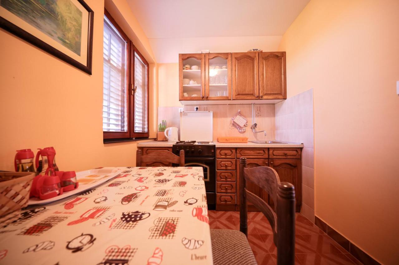 Sukošan Apartment Ruza מראה חיצוני תמונה