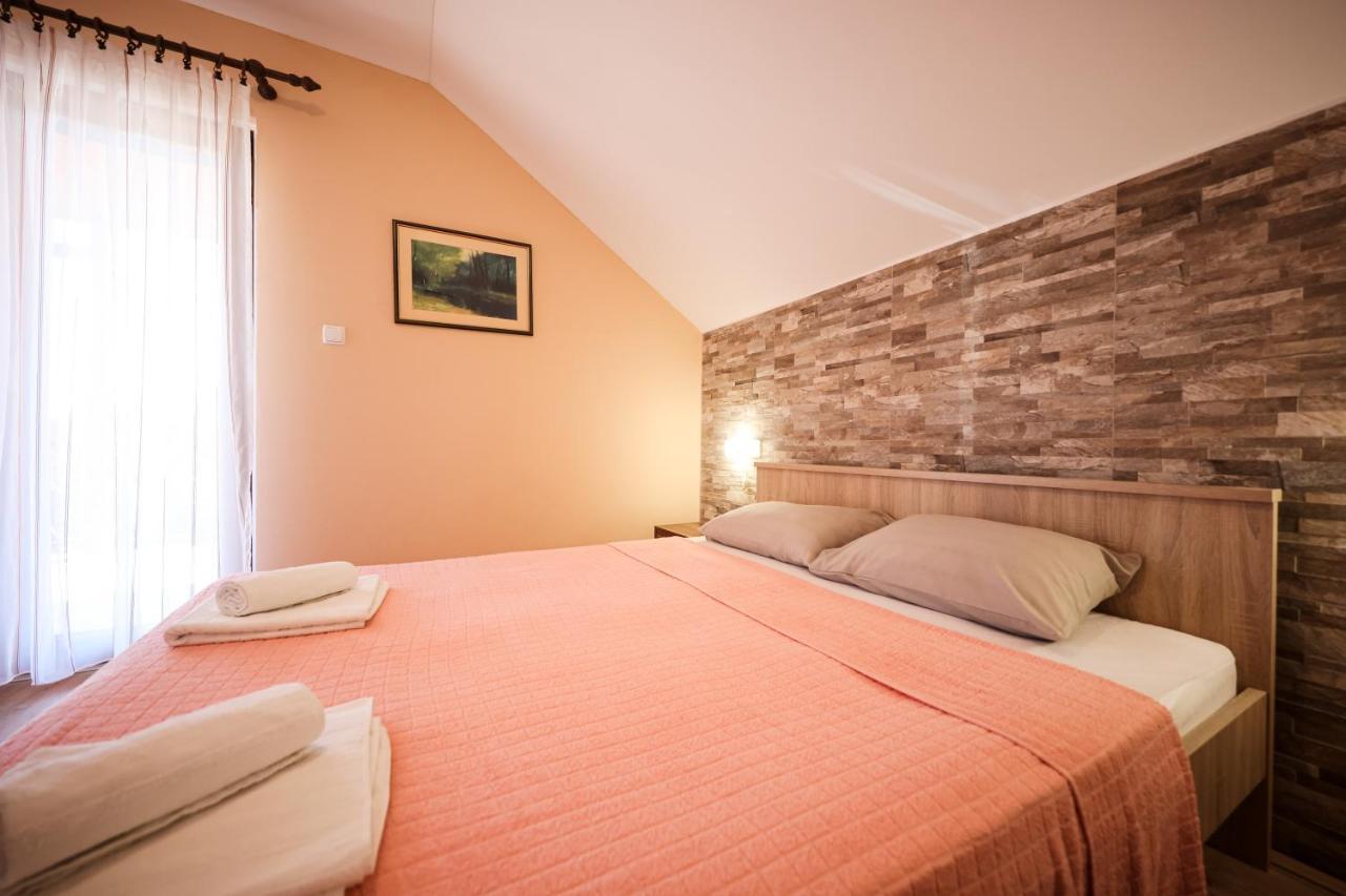 Sukošan Apartment Ruza מראה חיצוני תמונה